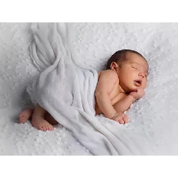 11 مورد از مزایای مهم زایمان طبیعی/خطرات و چالش های سزارین